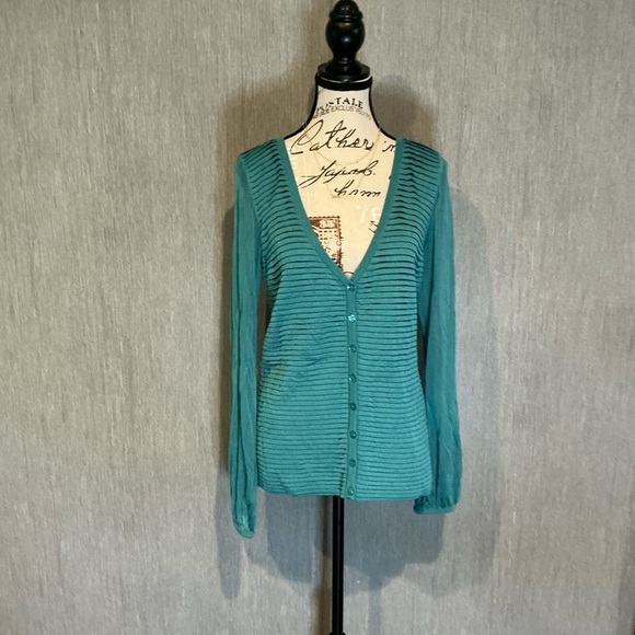 Escada Green Cardigan V-Neck Sweater Italian Size 36- In US Size Small/6 - Picture 1 of 11